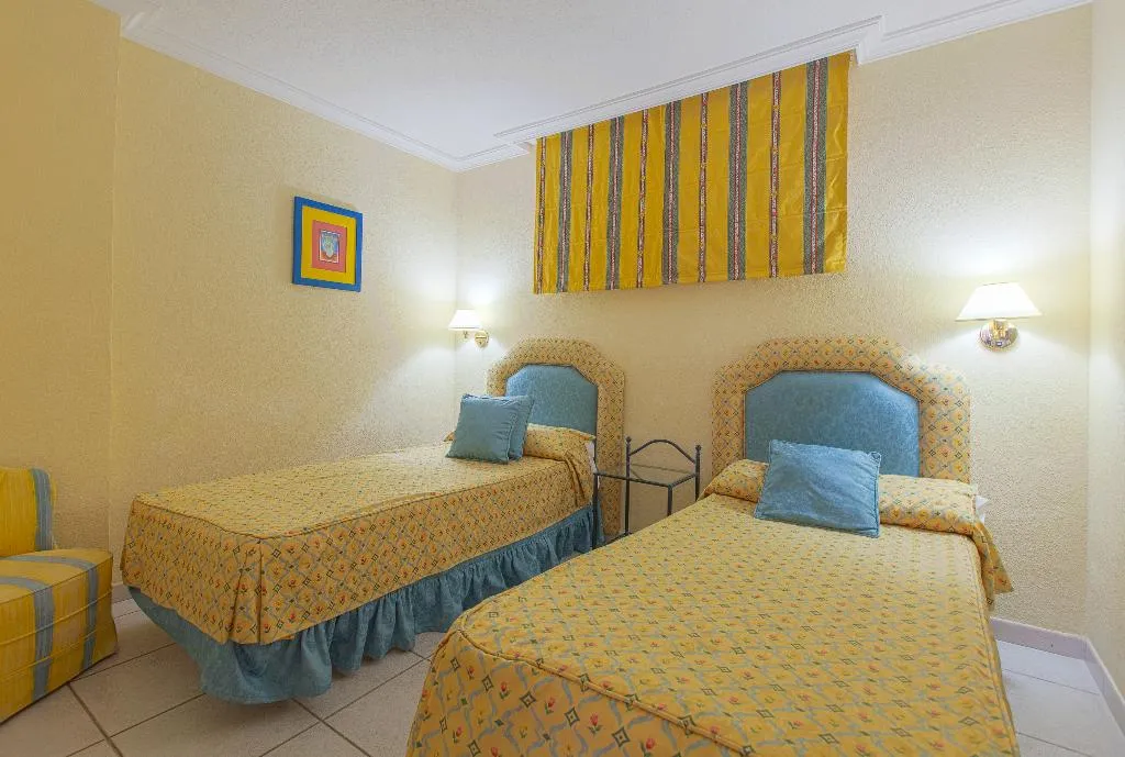 APARTMENT SEA VIEW TWO BEDROOMS Room, El MarquÃ©s Palace by Intercorp Hotel Group, Tenerife