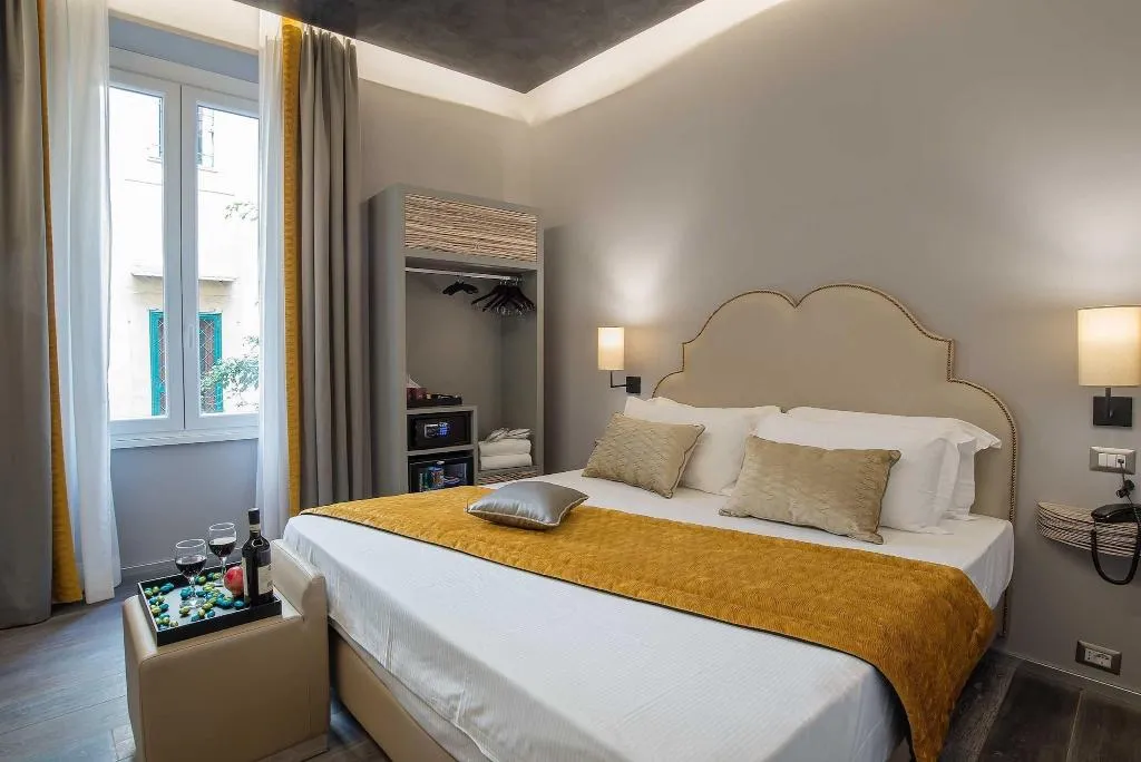 DOUBLE SUPERIOR QUEEN BED Room, Colonna Suite Del Corso, Rome