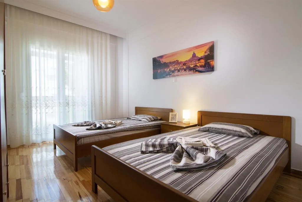 APARTMENT CAPACITY 6 Room, Michalis Apartments, Thessaloniki