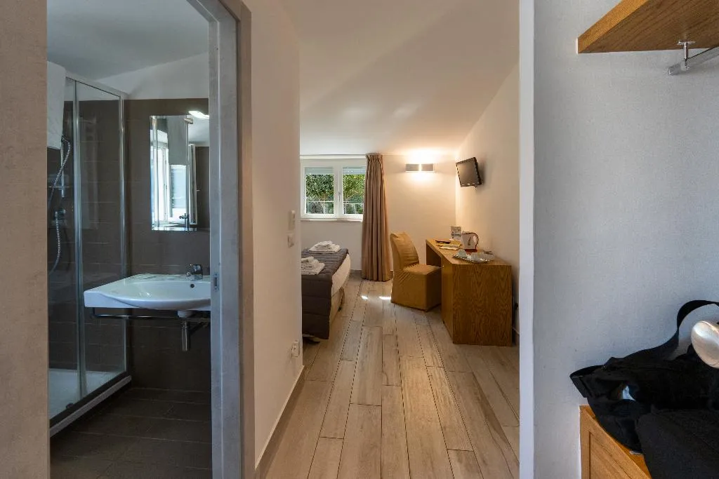 Double or Twin GARDEN VIEW Room, Relais Manfredi, Naples