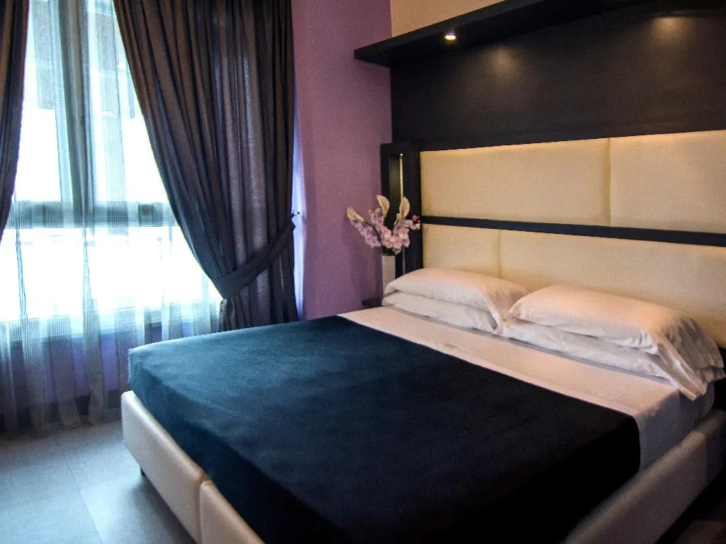 Room, Golden Hotel srl, Naples