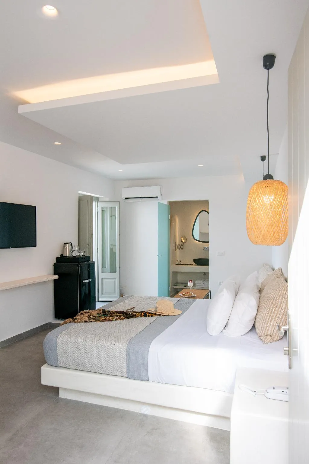 SUITE DELUXE Room, Caldera Cliff Illusion Suites, Santorini