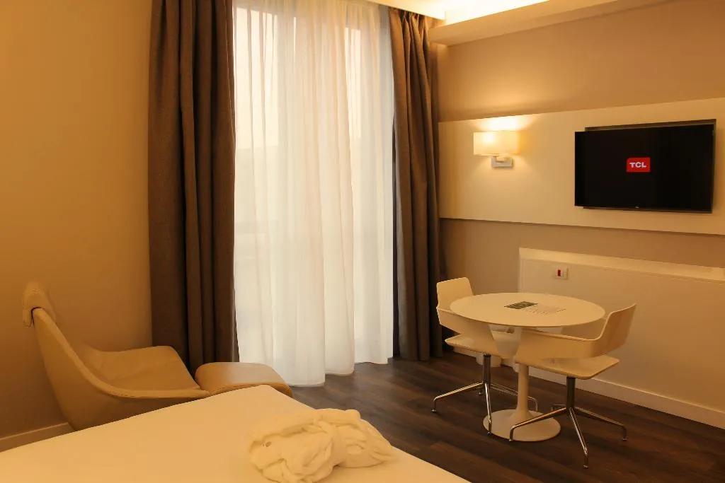 DOUBLE SUPERIOR NON SMOKING Room, Best Western Mirage Hotel Fiera, Milan