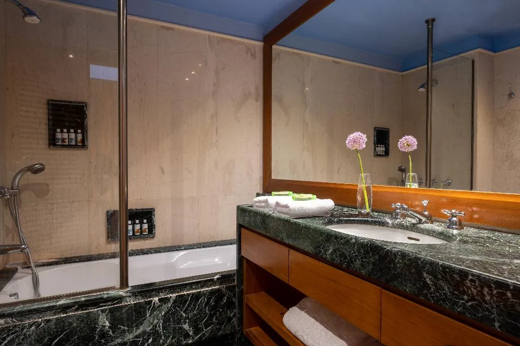 Double or Twin CLASSIC SEA VIEW Room, Elounda Beach Hotel & Villas, Crete