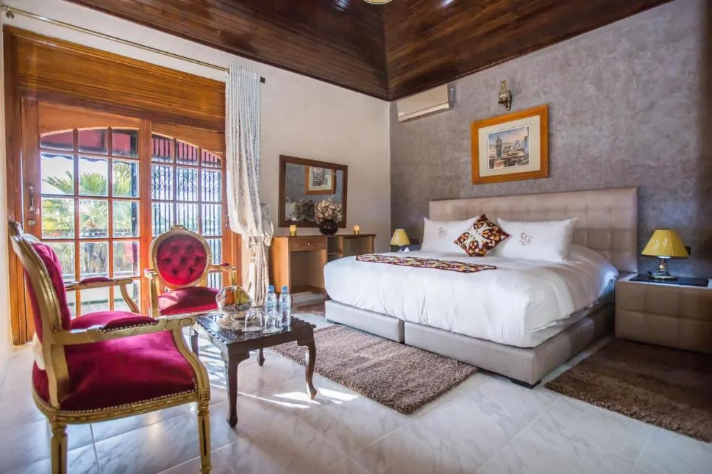 DOUBLE QUEEN SIZE BED Room, Riad Sebti Fès, Fez