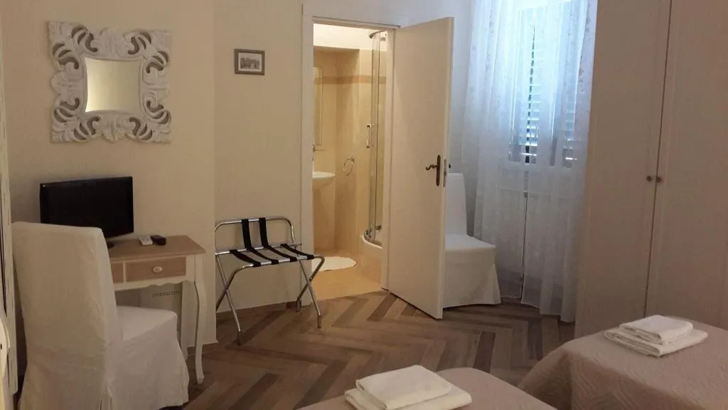 Room, B&B Il Tabernacolo, Florence