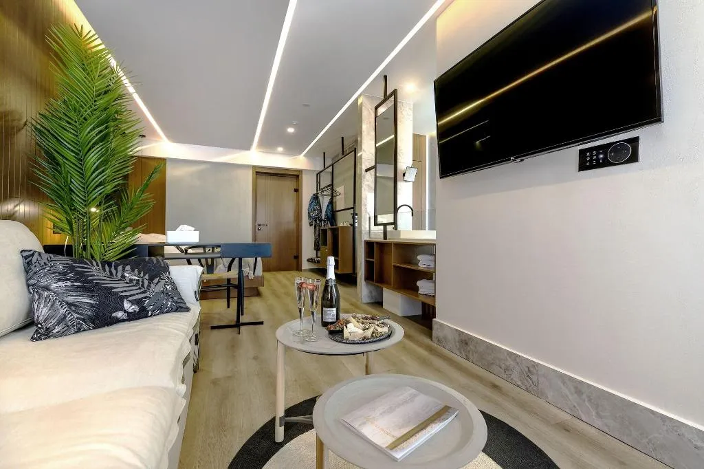 Room, Dyo Suites, Crete