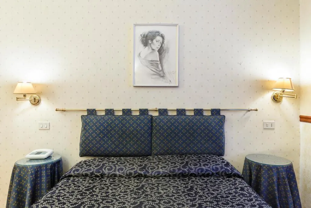 Room, Paris Hotel, Rome
