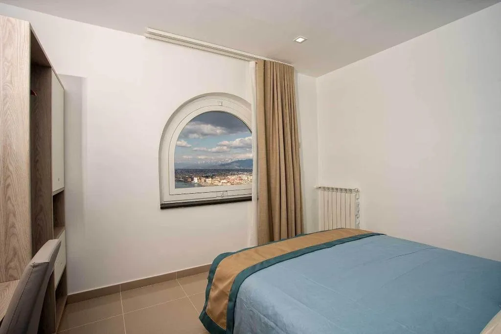 Room, Charme En Bleu, Naples