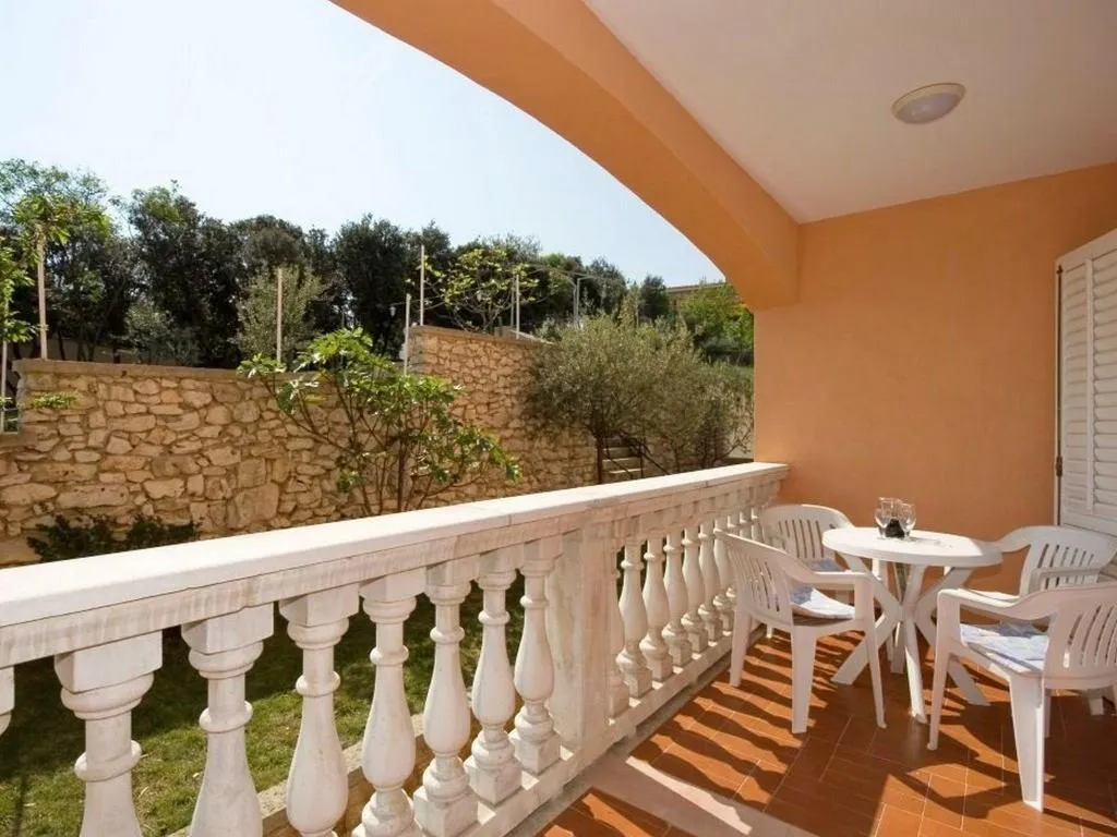 APARTMENT CAPACITY 5 Room, Apartments Valentin Vrsar, Istria
