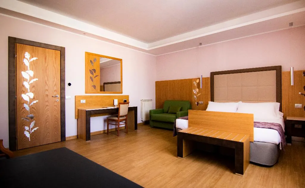 QUADRUPLE WITH VIEWS Room, Giolli Nazionale, Rome