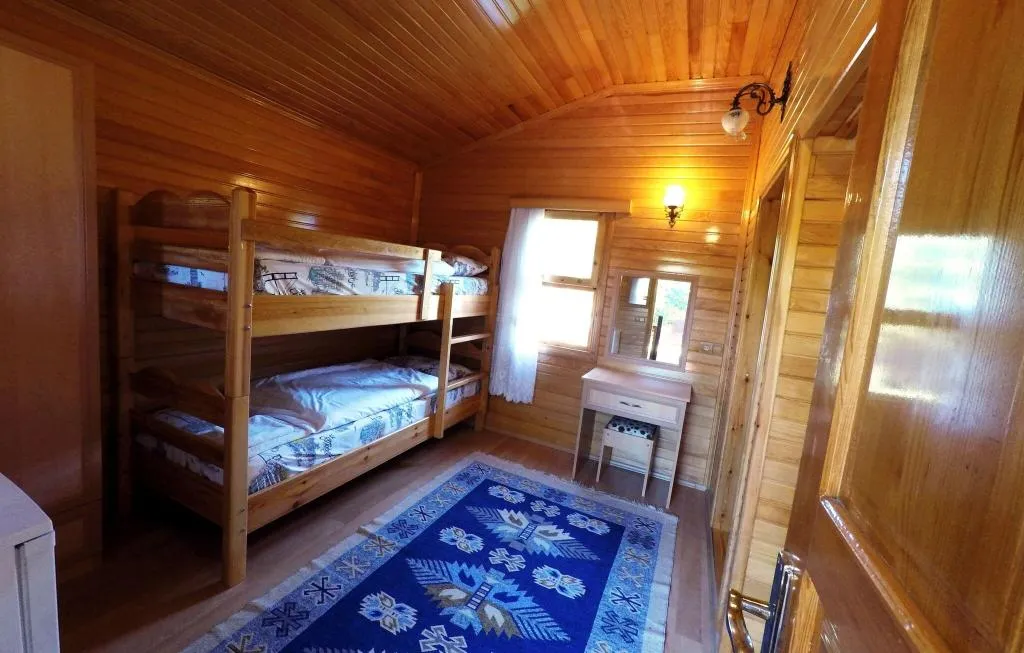 BUNGALOW QUEEN SIZE BED Room, Baris Pension & Bungalows, Antalya