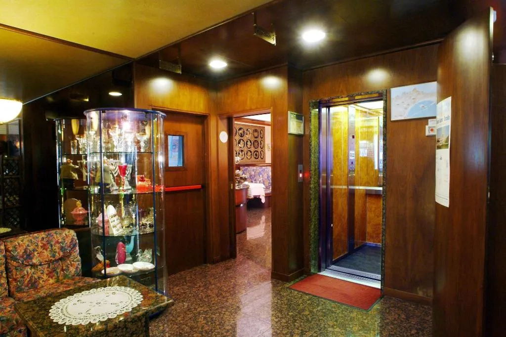 Lobby, Hotel Roma, Venice