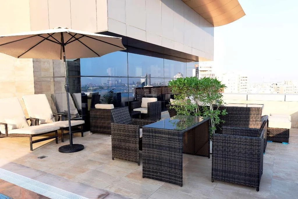 Pool, Best Western Plus Pearl Creek, Dubai
