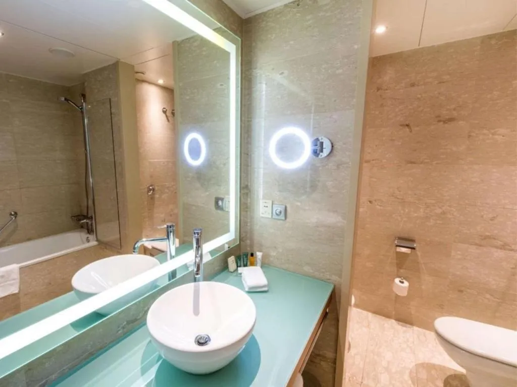 FAMILY ROOM CONNECTING ROOM Room, Hilton Diagonal Mar Barcelona, Barcelona