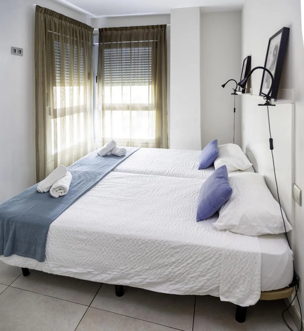 Room, Tusity Yeah, Gran Canaria