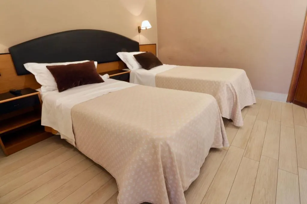 Room, Hotel Fiorentina, Naples