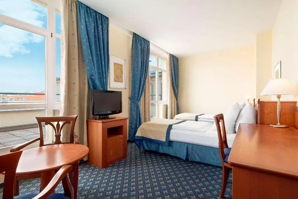TWIN NON SMOKING Room, Ramada Prague City Centre, Prague