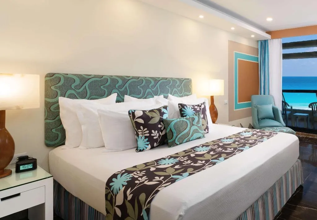 SINGLE OCEAN FRONT Room, The Pyramid Cancun by Oasis, Cancun Area
