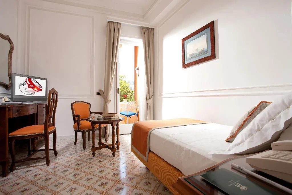 Double or Twin GARDEN VIEW Room, Grand Hotel Ambasciatori, Naples