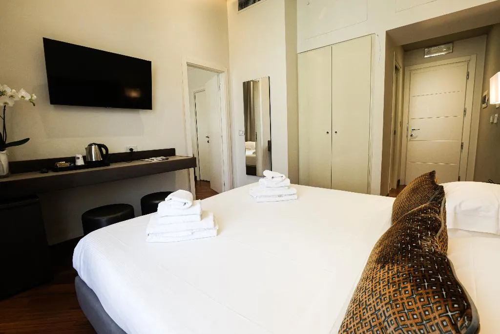 FAMILY ROOM SUPERIOR Room, Embassy, Florence