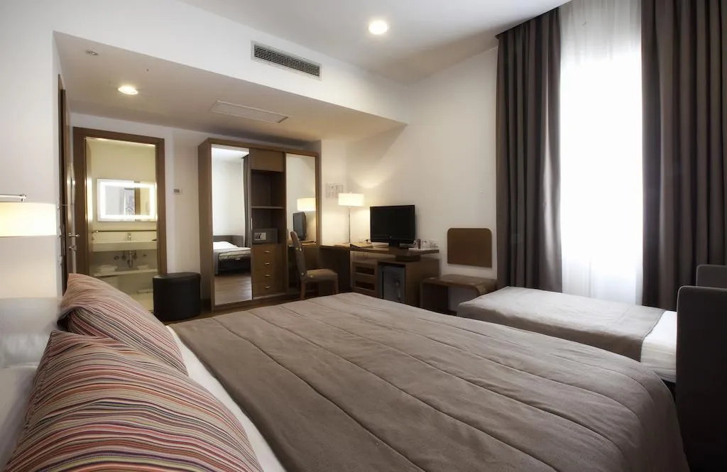 TRIPLE COMFORT Room, Hotel Plaza, Naples