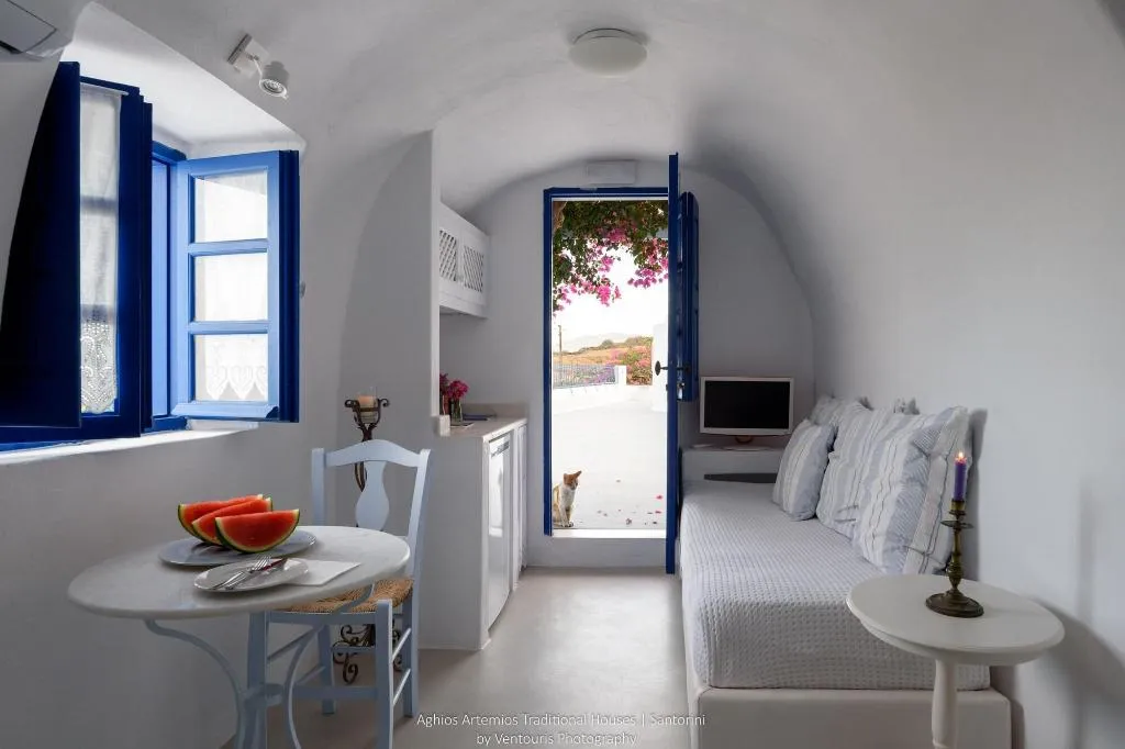 Room, Aghios Artemios Traditional Houses, Santorini