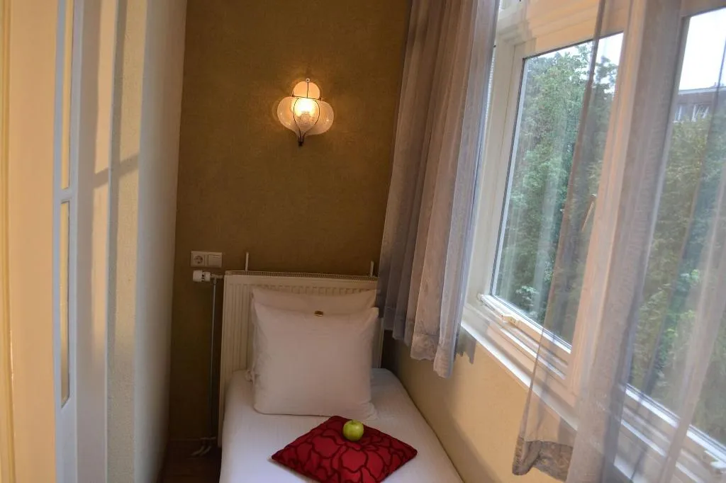 Room, Alp Hotel Amsterdam, Amsterdam