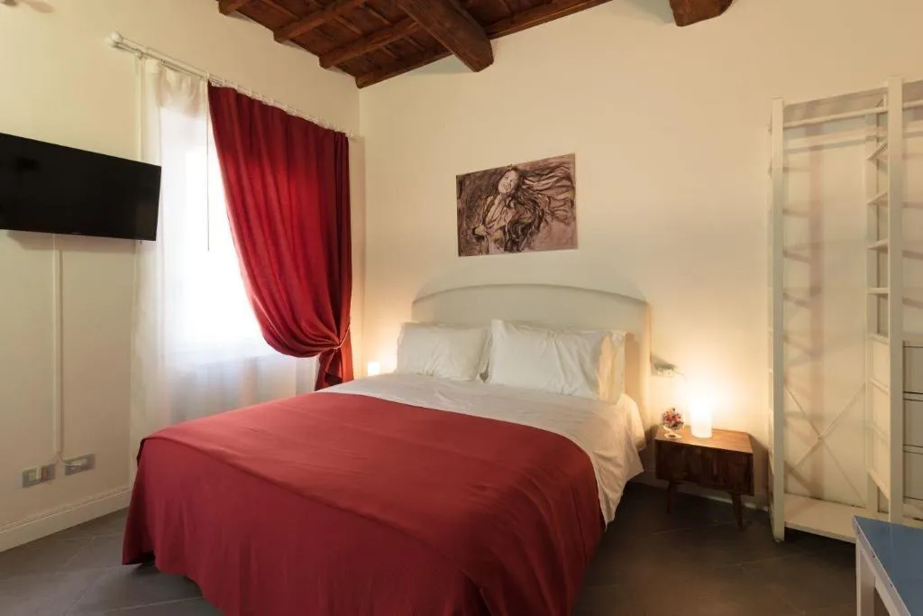 Room, Canto Dei Servi, Florence