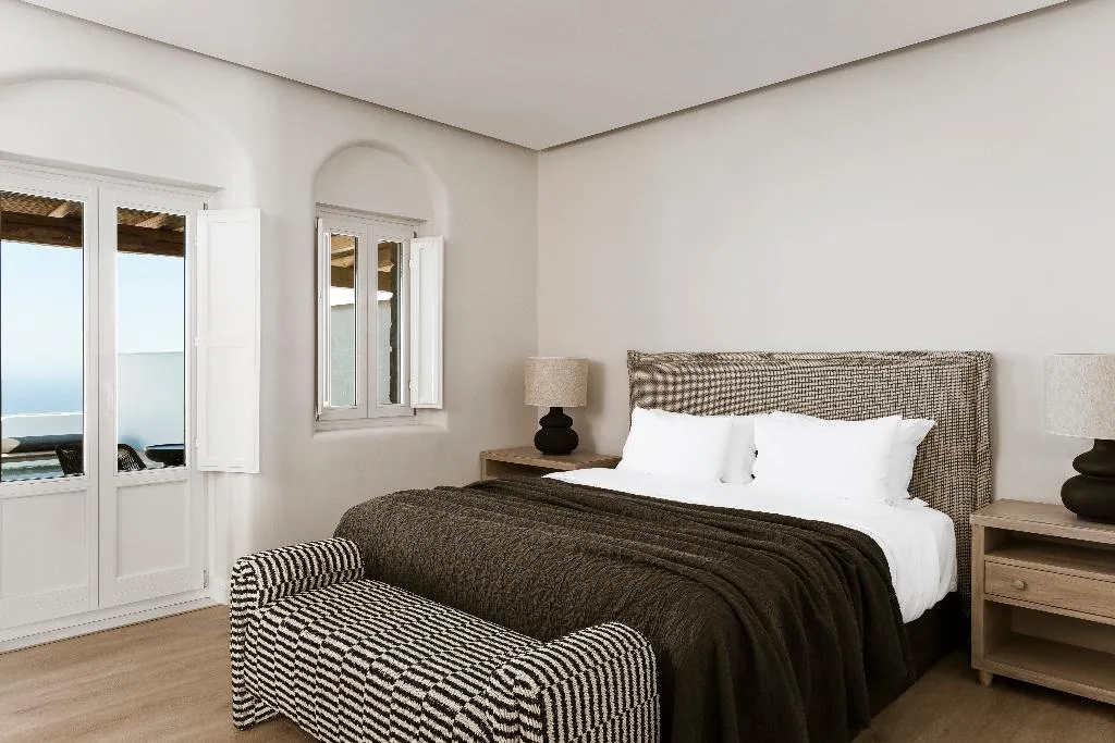 SUITE EXECUTIVE SEA VIEW Room, NERO Boutique Hotel, Santorini