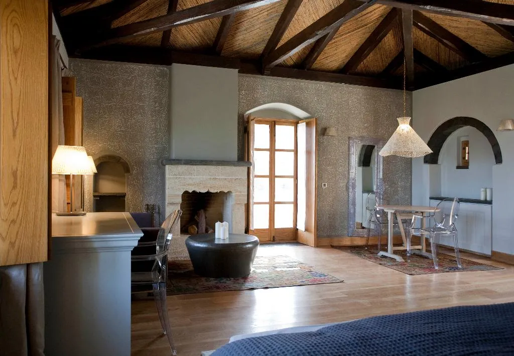 Room, Kinsterna Hotel, Kalamata