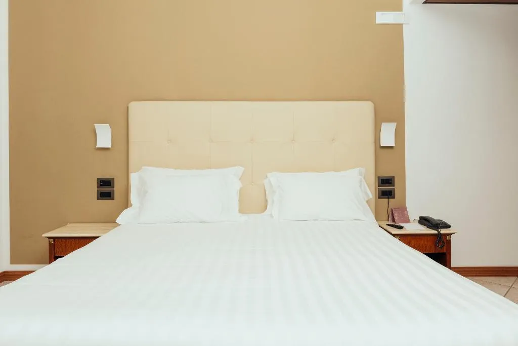 Double or Twin basement Room, Grand Hotel Telese, Naples