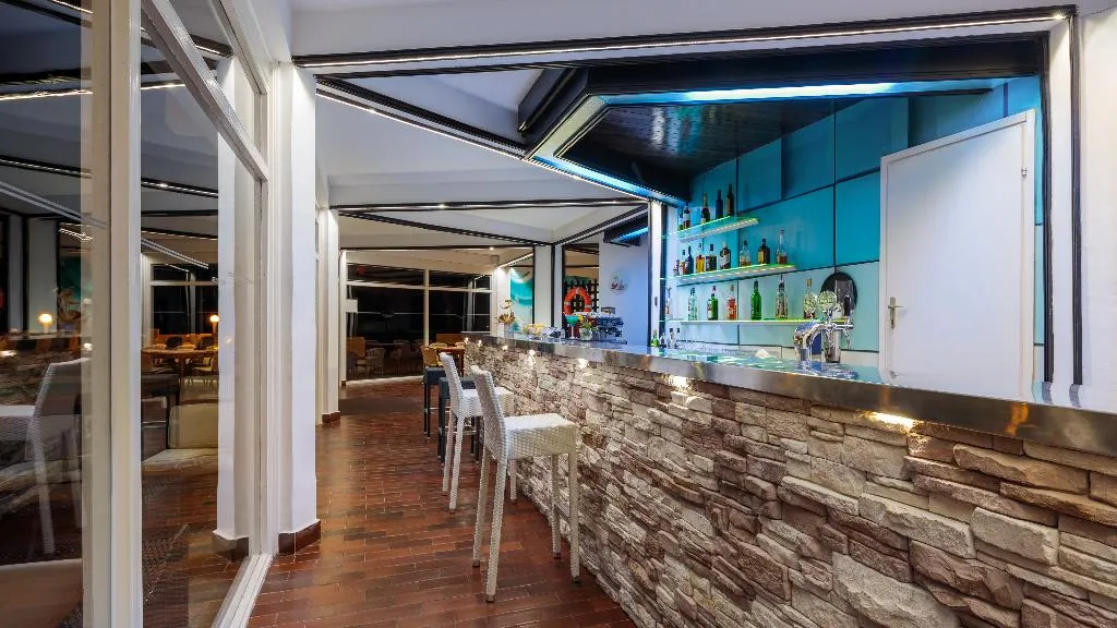 Bar, Fontana Bayside Park, Split