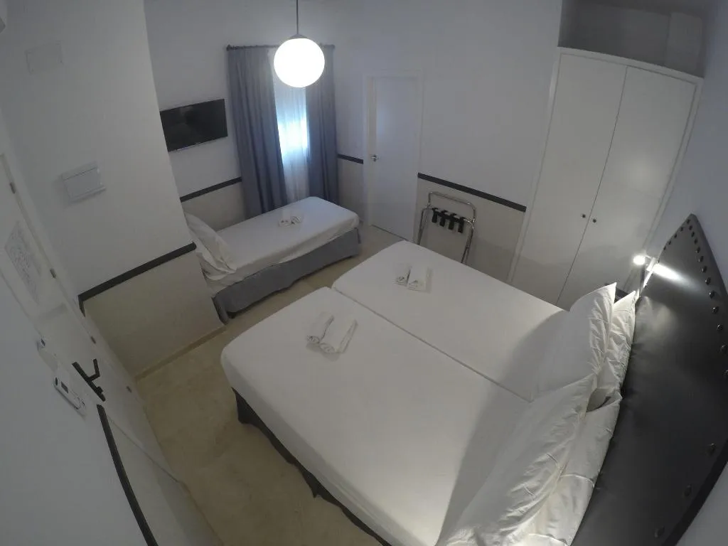Room, Hostal Hom Museo, Seville