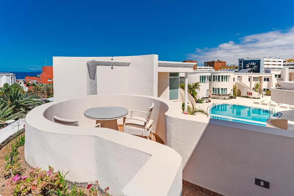 SUITE TWO BEDROOMS WITH PRIVATE POOL Room, Flamingo suite boutique hotel, Tenerife