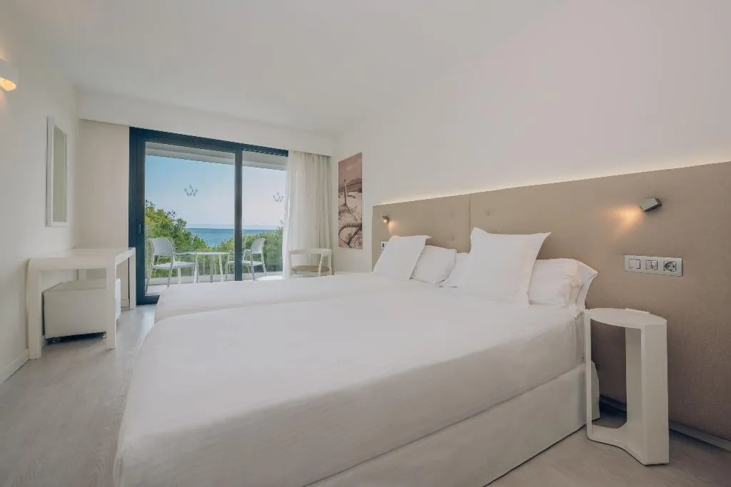 DOUBLE SINGLE USE SIDE SEA VIEW Room, Iberostar Waves Cala Millor, Majorca