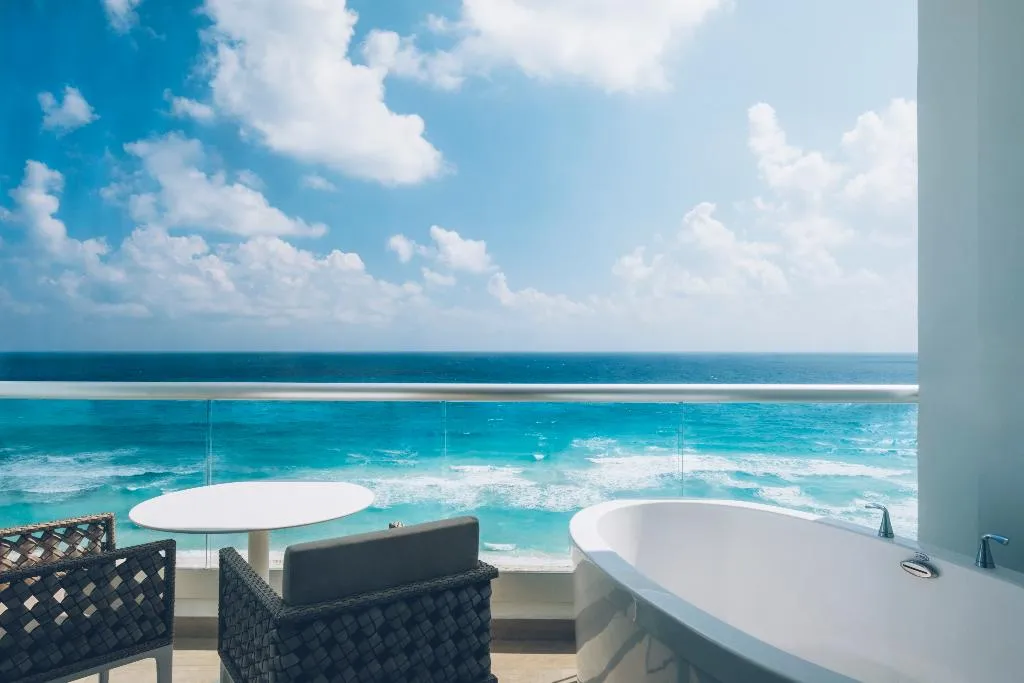 JUNIOR SUITE OCEAN FRONT Room, Iberostar Selection Coral Cancun All Inclusive, Cancun Area