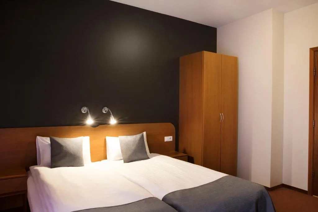 Double or Twin STANDARD Room, Fosshotel Baron, Reykjavik
