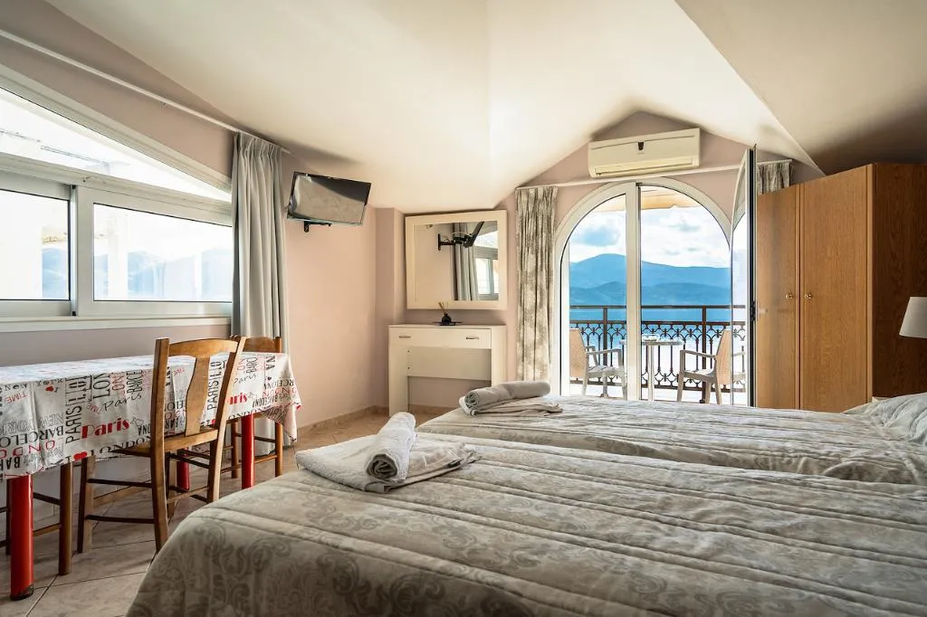 TRIPLE TWO BEDS Room, Zoi Lixouri, Kefallinia