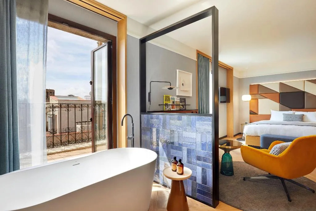 SUITE KING SIZE BED Room, Kimpton Vividora Hotel, Barcelona