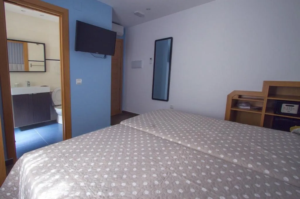Room, Pixel, Costa Del Sol