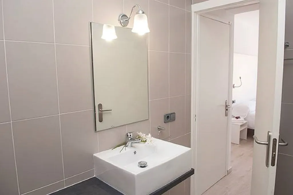 SINGLE STANDARD Room, Louty Golea, Majorca