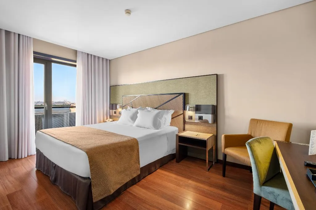 DOUBLE WITH BALCONY Room, Axis Porto Business & SPA Hotel, Porto