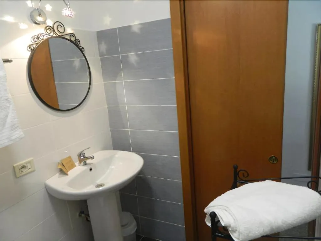 Room, Crispi Rooms, Catania