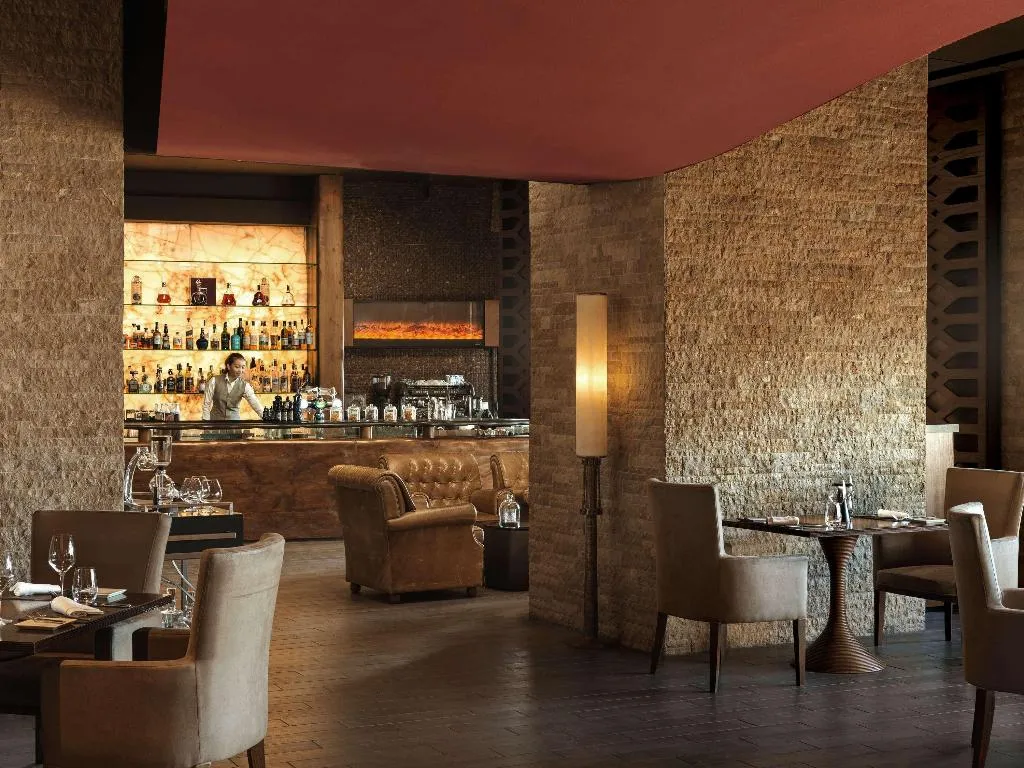 Bar, Sofitel Dubai The Palm, Dubai