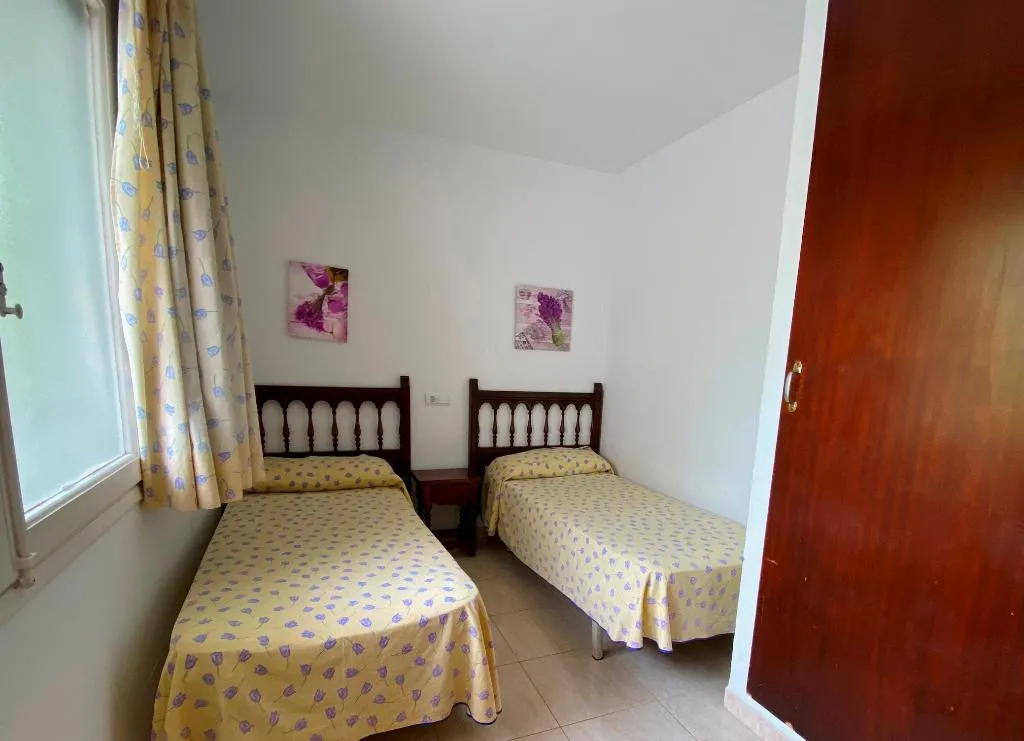 Room, Hesperia, Costa Dorada