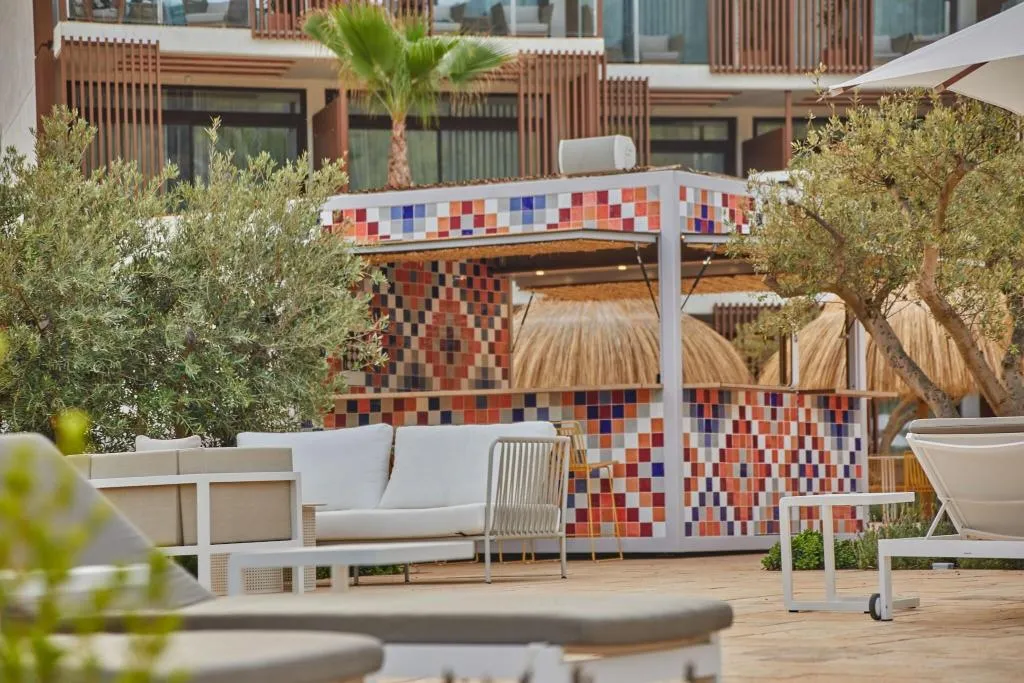 Bar, Cala San Miguel Ibiza Res, Curio Colllec by Hilton, Ibiza