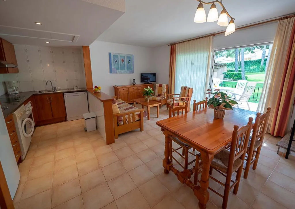 VILLA THREE BEDROOMS Room, Golf Beach, Costa Brava