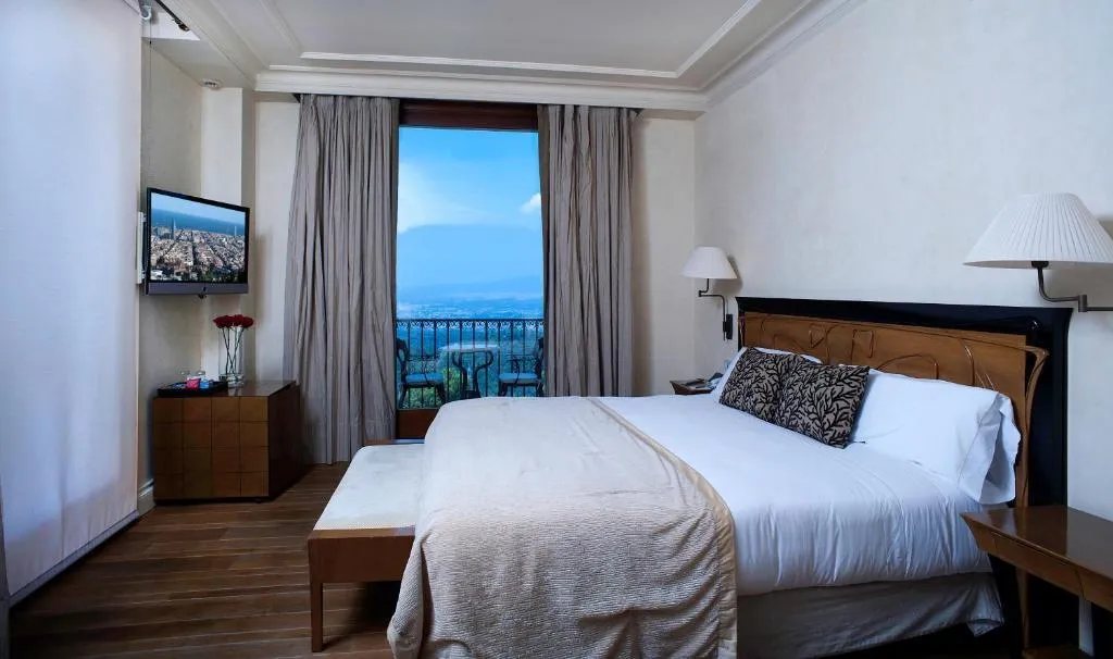 DOUBLE DELUXE MOUNTAIN VIEW Room, METT Barcelona, Barcelona