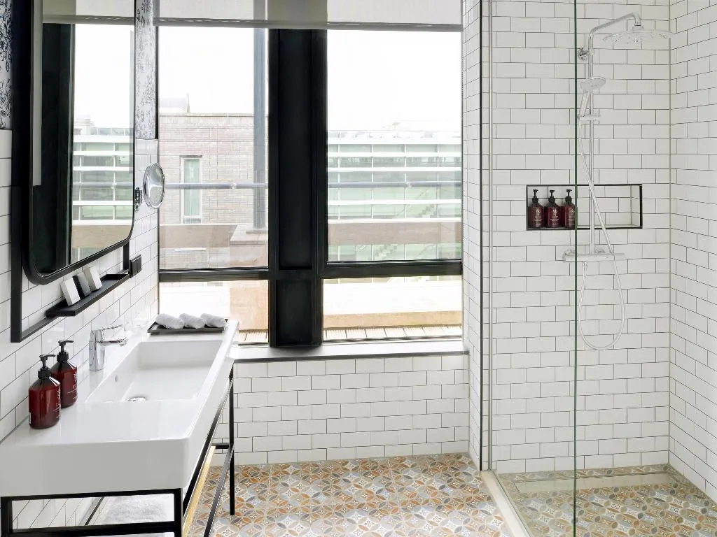 Room, Movenpick Hotel The Hague, Amsterdam